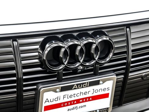 Used 2022 Audi e-tron Premium w/ Convenience Plus Package image 14