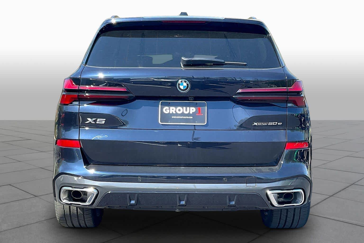 Used 2026 BMW X5 xDrive50e w/ M Sport Package AWD/4WD image 4