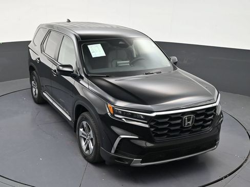 Used 2025 Honda Pilot EX-L image 18
