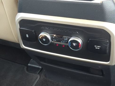 Used 2022 Ford Expedition Limited AWD/4WD image 19