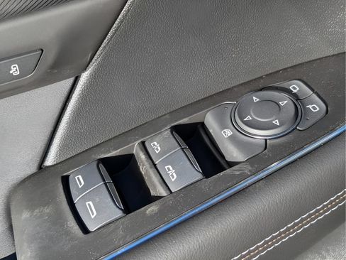 Used 2025 Buick Envision Sport Touring AWD/4WD image 16