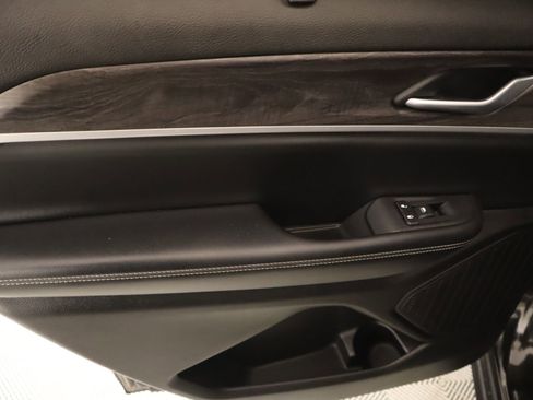 Used 2023 Jeep Grand Cherokee L Limited w/ Luxury Tech Group II image 18