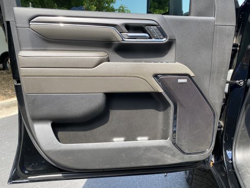 Used 2024 Chevrolet Silverado 2500 ZR2 w/ Technology Package image 15