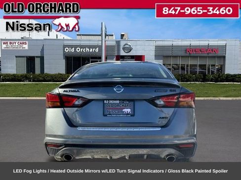 Used 2022 Nissan Altima 2.5 SR w/ Midnight Edition Package AWD/4WD image 6
