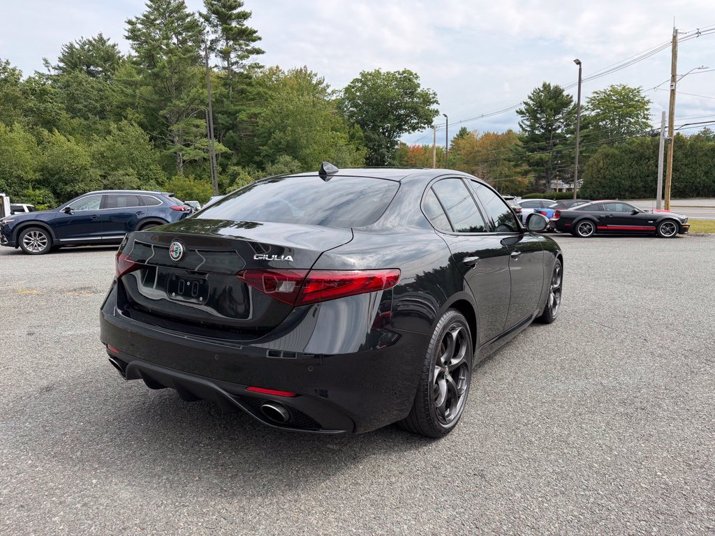 Used 2018 Alfa Romeo Giulia Ti Sport w/ Quick Order Package 22S Sport AWD/4WD image 5