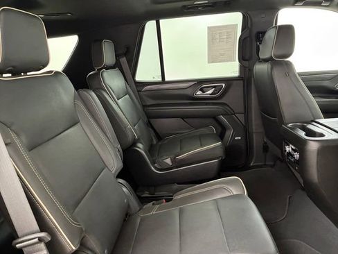 Used 2023 GMC Yukon SLT AWD/4WD image 16