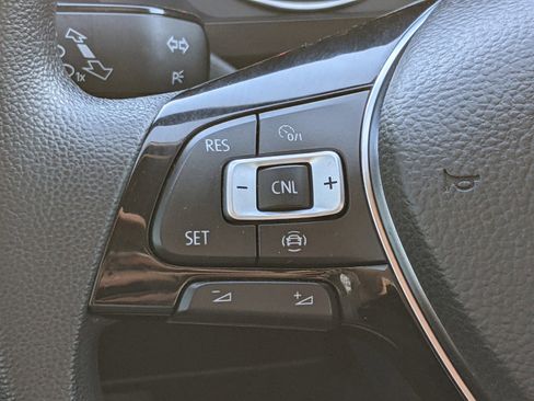 Used 2021 Volkswagen Tiguan S image 18