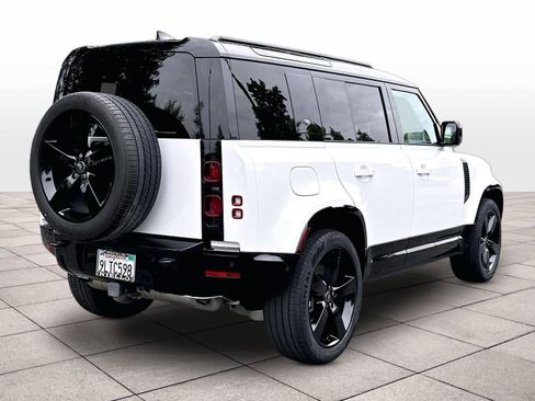 Used 2024 Land Rover Defender 110 X-Dynamic SE AWD/4WD image 15