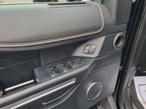 Used 2018 Ford Expedition Max Platinum image 10