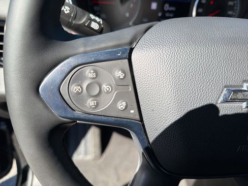 Used 2023 Chevrolet Traverse RS image 15