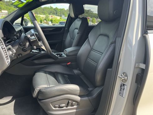 Used 2023 Porsche Cayenne AWD/4WD image 14