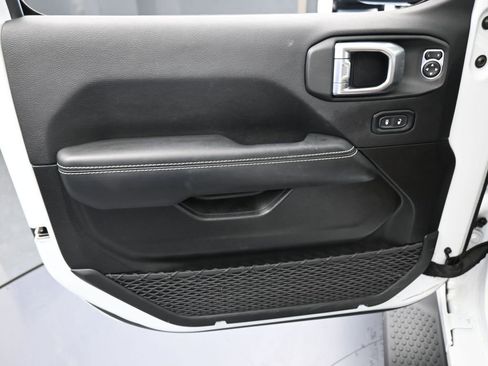 Used 2022 Jeep Wrangler Unlimited Sahara w/ Safety Group image 13