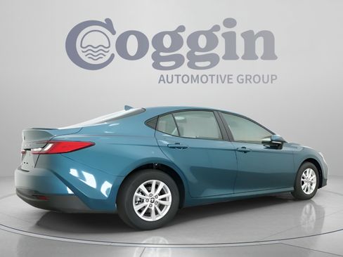 Certified 2026 Toyota Camry LE w/ Convenience Package FWD image 17