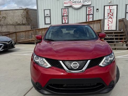 Used 2018 Nissan Rogue Sport S w/ S Appearance Package image 2