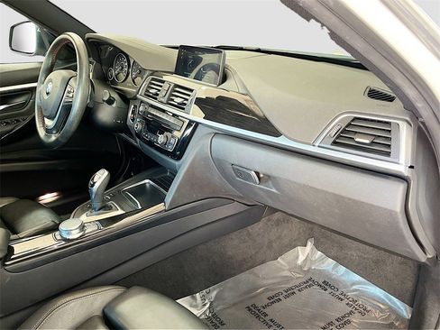 Used 2018 BMW 330i xDrive Sedan w/ Convenience Package image 30