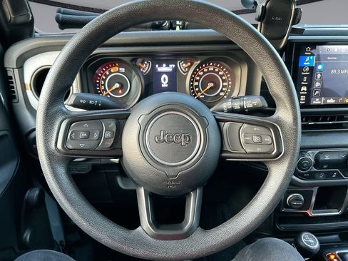 Used 2024 Jeep Wrangler Unlimited Sport AWD/4WD image 12