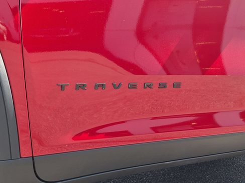 Certified 2024 Chevrolet Traverse Z71 AWD/4WD image 32
