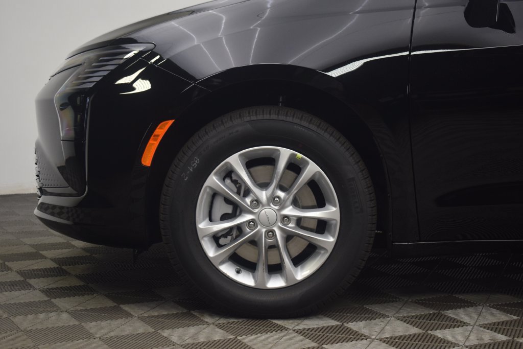 New 2027 Chrysler Pacifica Select AWD/4WD image 10