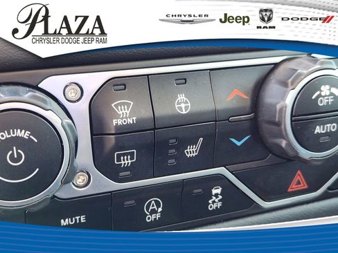 Certified 2024 Jeep Gladiator Mojave AWD/4WD image 25