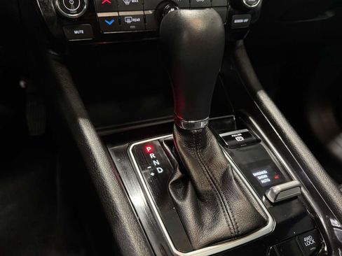 Used 2023 Jeep Compass Latitude w/ Sun and Sound Group AWD/4WD image 27