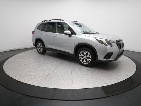 Used 2024 Subaru Forester Premium AWD/4WD image 37