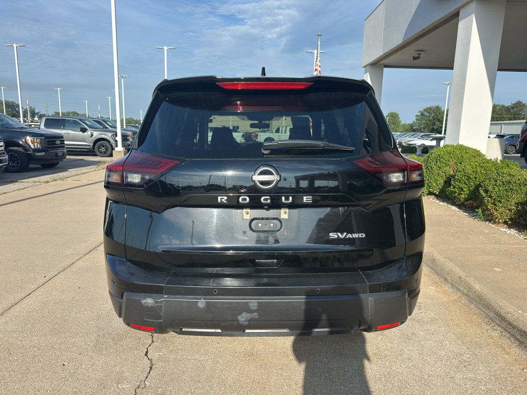 Used 2024 Nissan Rogue SV AWD/4WD image 14