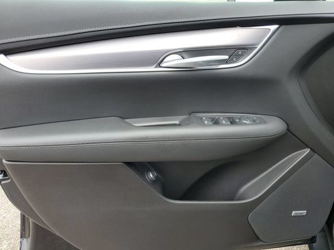 Certified 2024 Cadillac XT5 Luxury AWD/4WD image 18