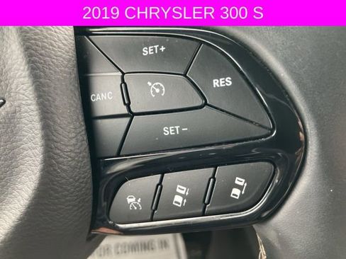 Used 2019 Chrysler 300 S w/ Safetytec Plus Group image 28