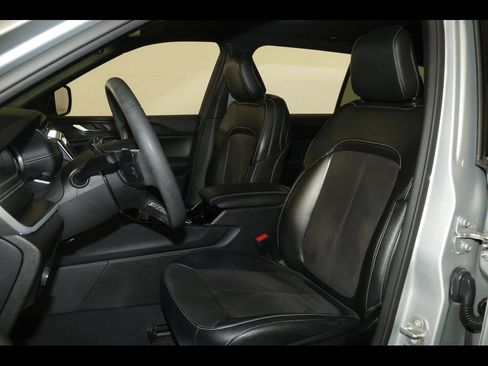 Used 2023 Jeep Grand Cherokee L Laredo AWD/4WD image 17