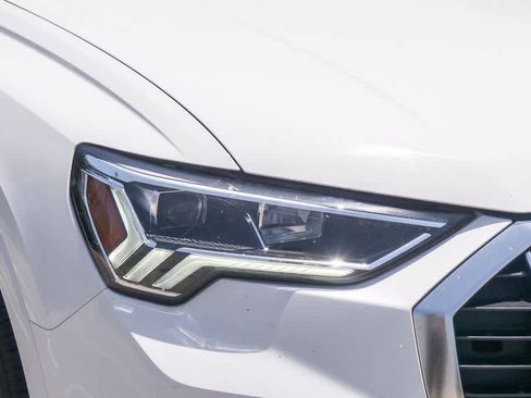 Used 2023 Audi Q3 2.0T Premium AWD/4WD image 4