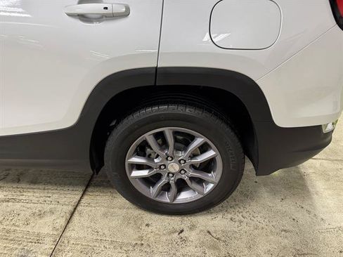 Certified 2023 GMC Terrain SLT w/ Infotainment Package II AWD/4WD image 9