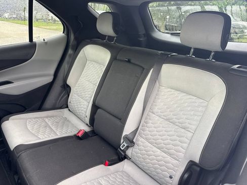 Used 2020 Chevrolet Equinox LS w/ LS Convenience Package FWD image 11