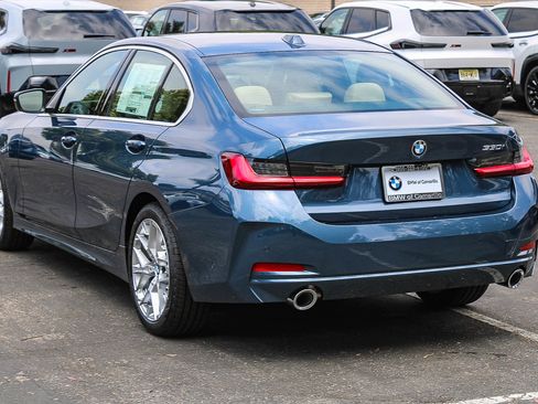 New 2026 BMW 330i Sedan w/ Convenience Package RWD image 4