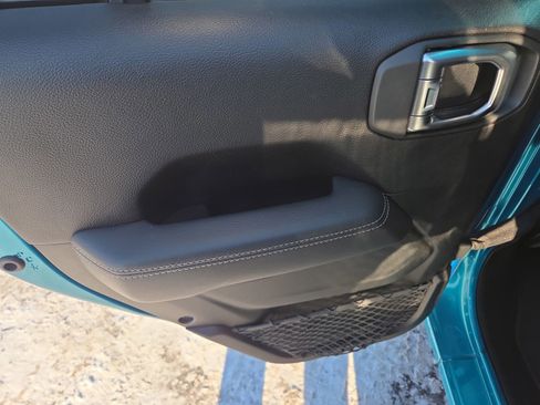 Used 2019 Jeep Wrangler Unlimited Sahara w/ Safety Group image 21