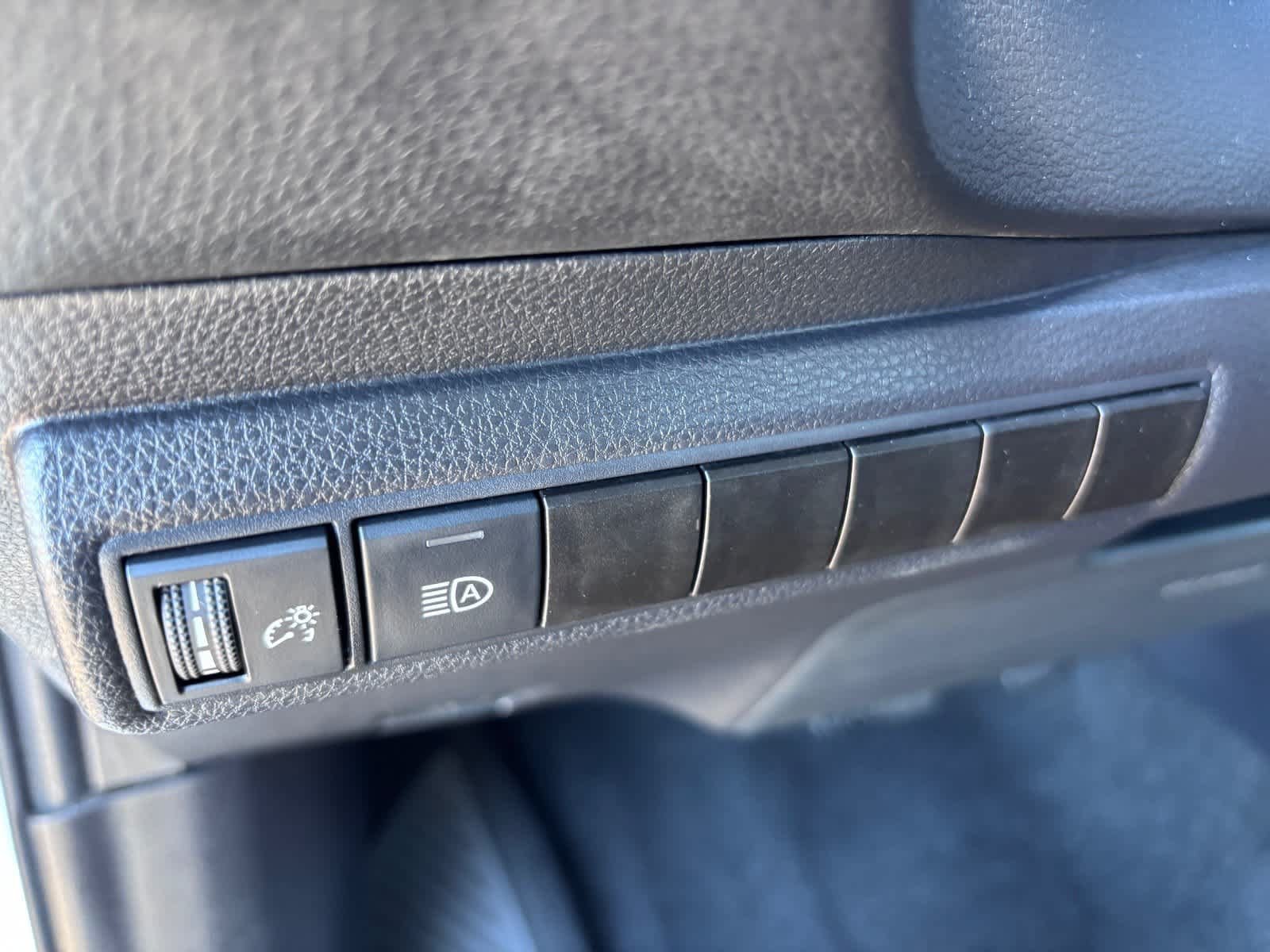 Used 2025 Toyota Corolla LE FWD image 22