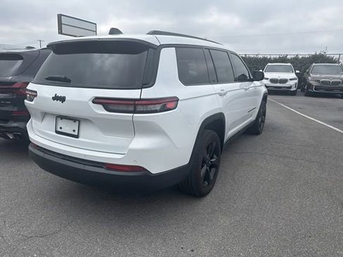 Used 2024 Jeep Grand Cherokee L Altitude image 11