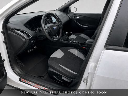 Used 2016 Ford Focus ST FWD image 5