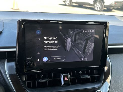 Used 2025 Toyota Corolla LE image 24