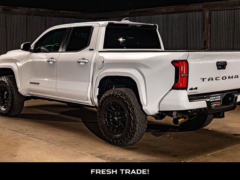 Used 2025 Toyota Tacoma SR5 AWD/4WD image 6