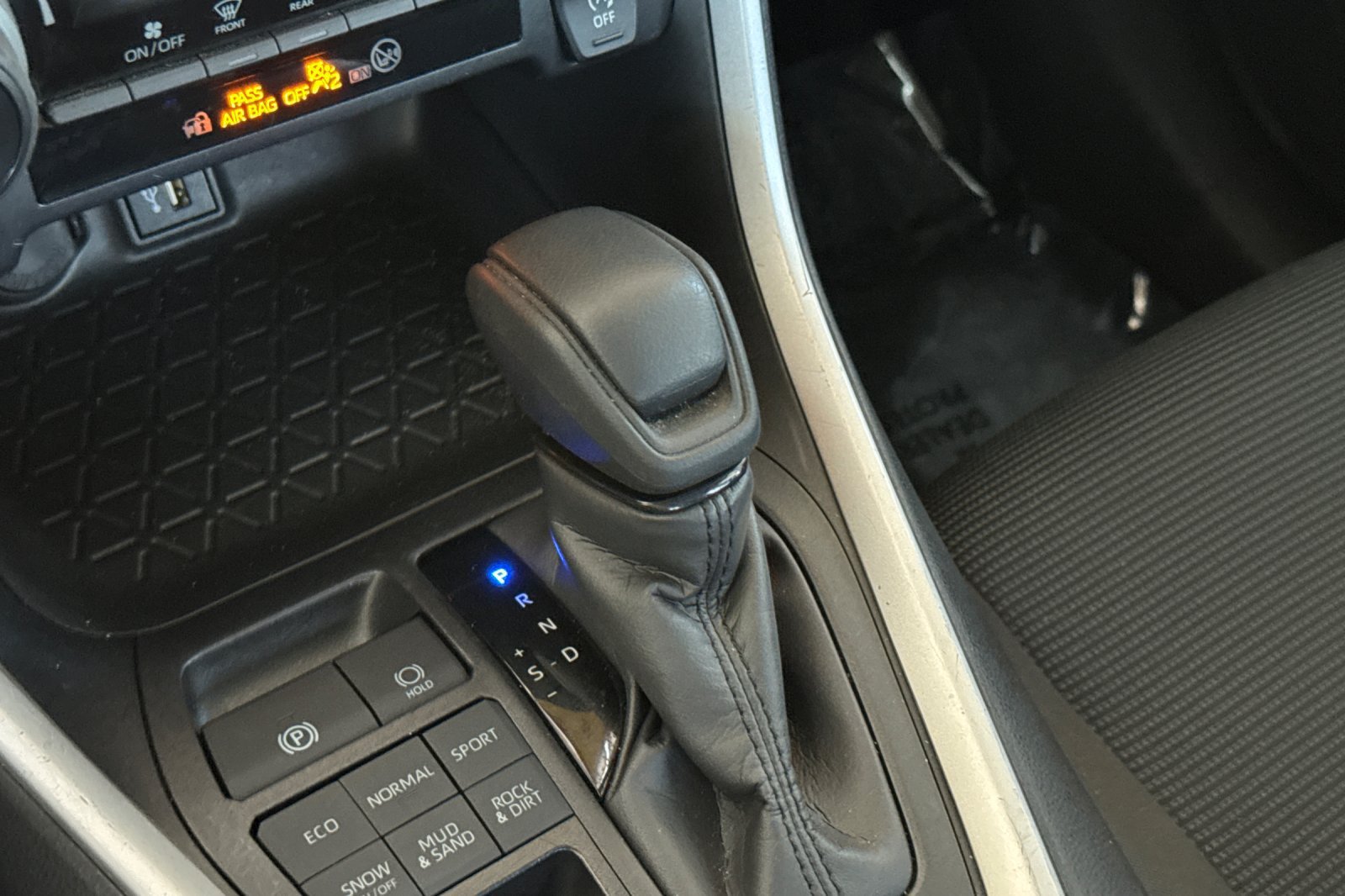 Certified 2025 Toyota RAV4 LE AWD/4WD image 26