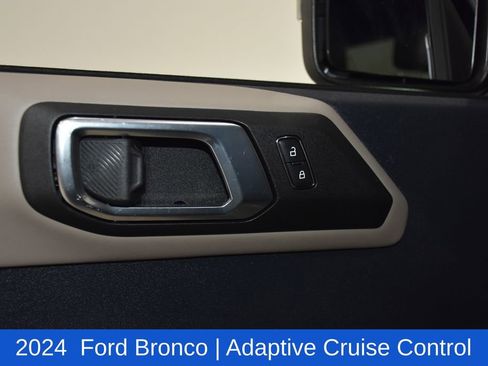 Used 2024 Ford Bronco Wildtrak image 24