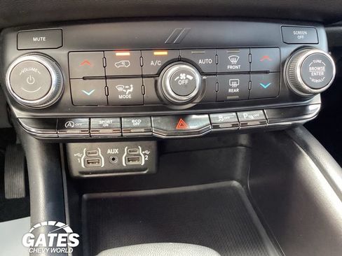 Used 2023 Dodge Durango SXT Launch Edition AWD/4WD image 17