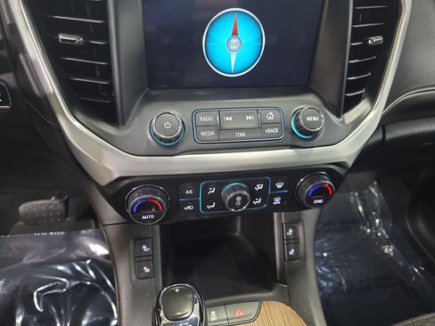 Used 2019 GMC Acadia SLE AWD/4WD image 24
