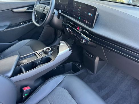 Used 2025 Kia EV6 Light w/ Light LR Technology Package RWD image 17