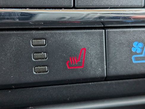 Used 2022 Ford F150 Lariat image 22