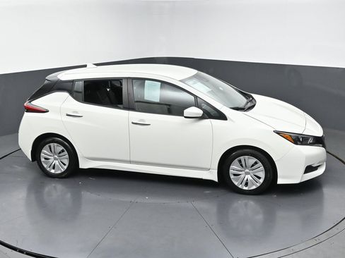 Used 2023 Nissan Leaf S image 46