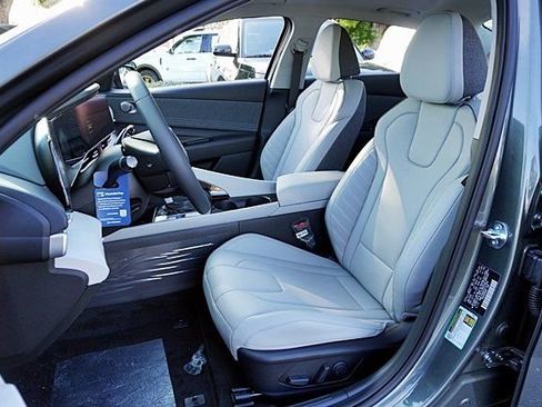 New 2026 Hyundai Elantra Limited FWD image 18