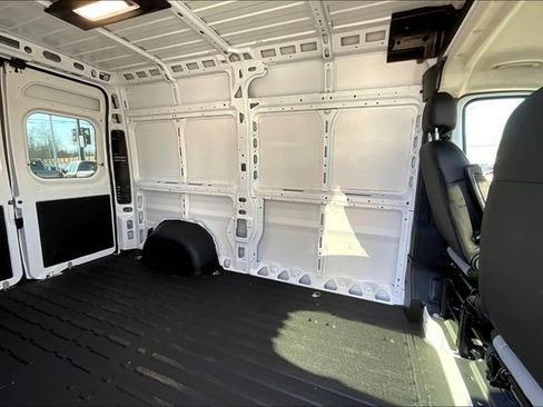 New 2025 RAM ProMaster 1500 w/ Quick Order Package 22G SLT image 22