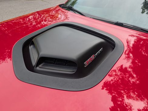 Used 2016 Dodge Challenger R/T Scat Pack RWD image 9