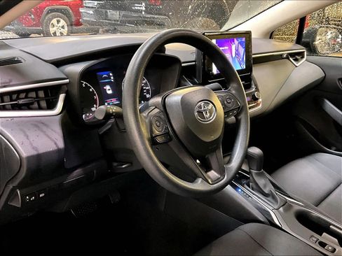 Used 2025 Toyota Corolla LE image 8